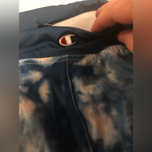 Champion women’s high rise shorts - Picture 9 of 9